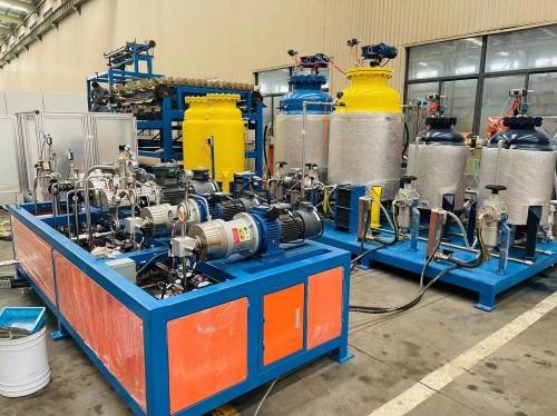 2025年數控與夾心彩鋼板設備選購指南 跨材質適配與售后體系解析，兼論零部件銷售策略